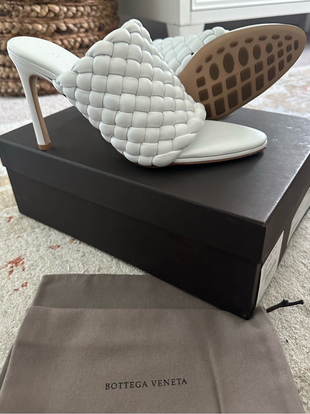 Bottega Veneta Padded Intreccio Nappa Leather Mule Sandals Optic White – EU 38